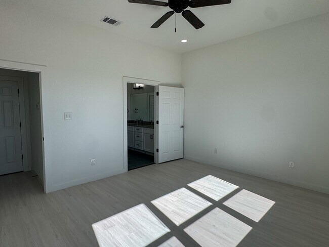 Foto del edificio - 160 Zion Rd