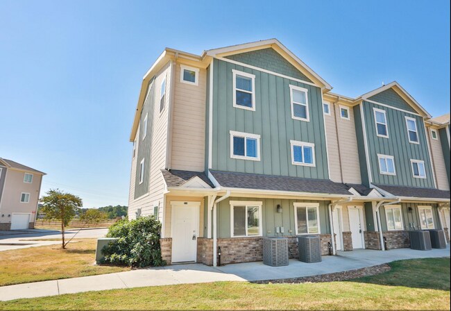 Building Photo - 21155 Gosling Rd