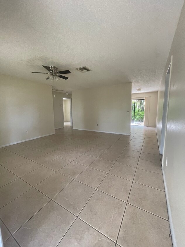 Primary Photo - 1639 Barbarie Ln