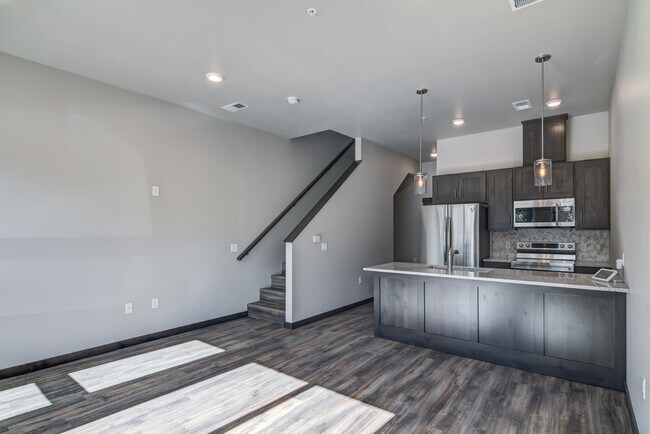 Building Photo - River Ridge Luxury Townhomes