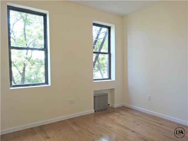 Primary Photo - 315 E 5th St