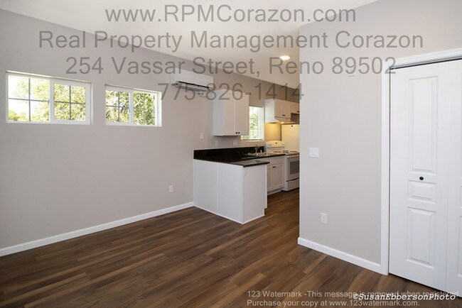Foto del edificio - 823 Quincy St
