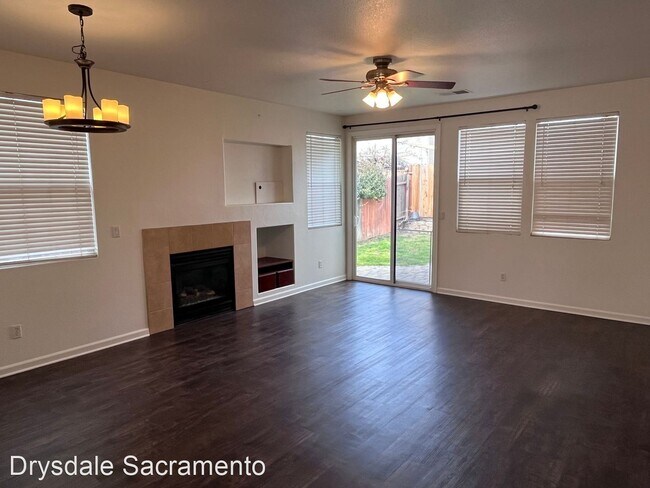 Building Photo - 2 br, 2 bath House - 4030 Pauline Circle