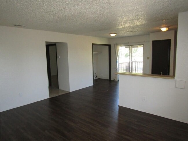 Building Photo - 4910 Pepper Ln