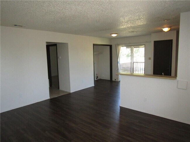 Foto del edificio - 4910 Pepper Ln