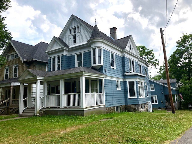 Building Photo - 856 Lancaster Ave