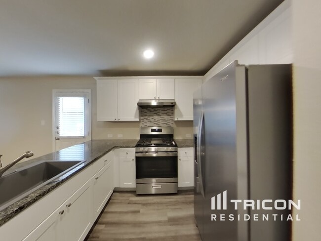Building Photo - 6526 Beehive Dr