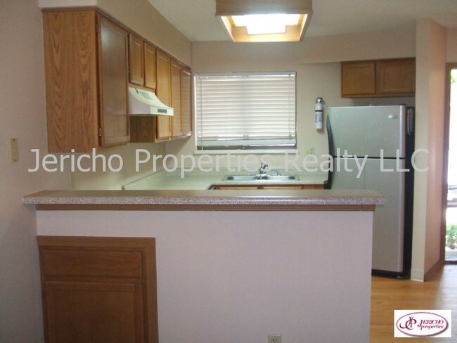 Foto del edificio - 8745 W Cornell Ave