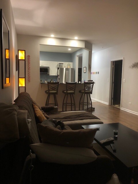 Foto del edificio - 1700 Riverwoods Dr