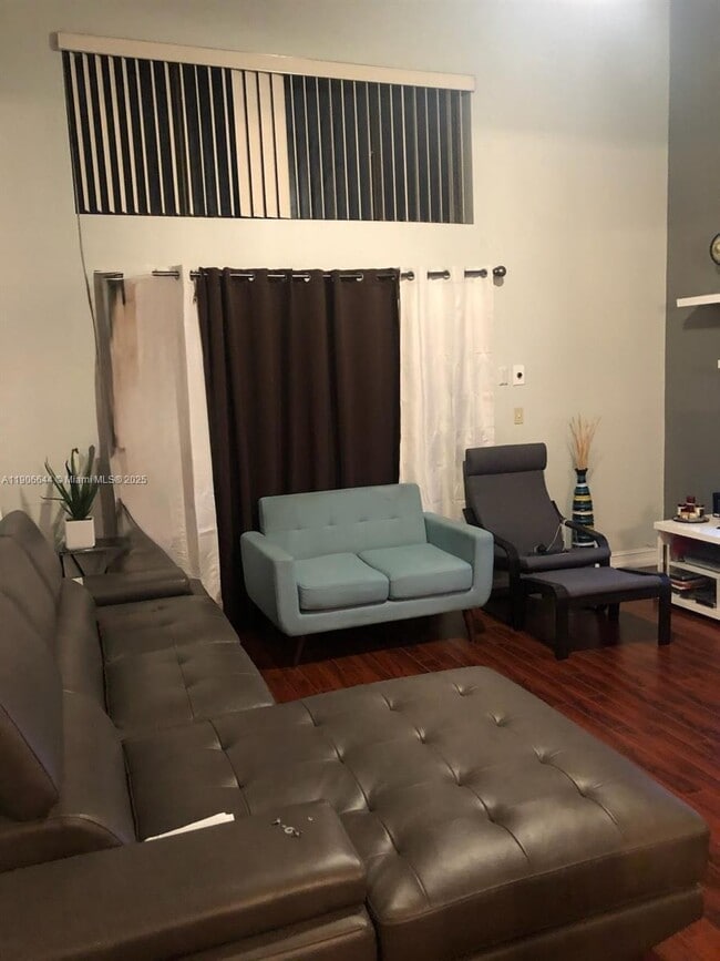 Building Photo - 3 bedroom in Miami Gardens FL 33169