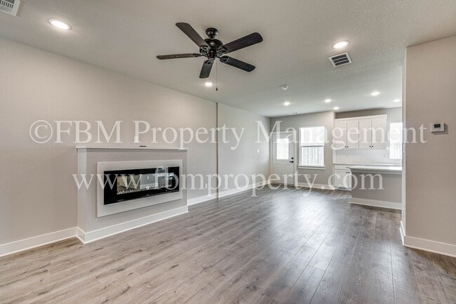 Foto del edificio - 913 Cooksey Ct