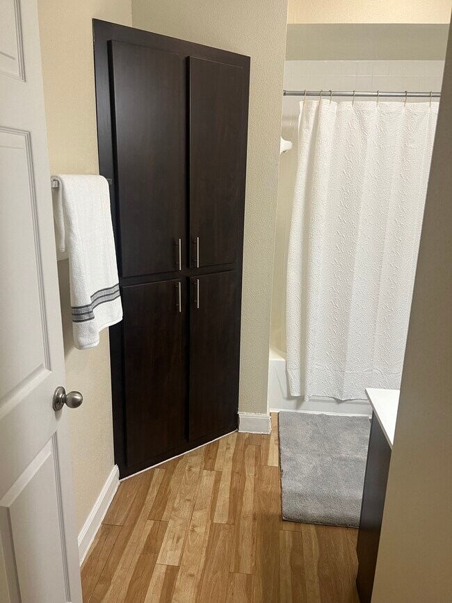 Foto del edificio - 3300 Cummins St