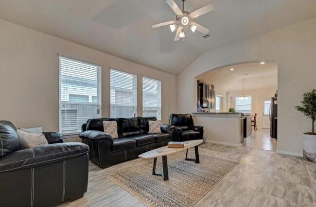 Foto del edificio - 12705 Pirate Bend Dr