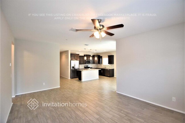 Foto del edificio - 21252 W Cypress St