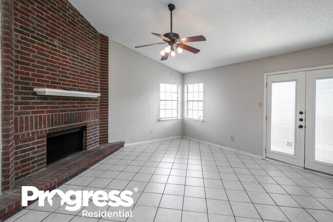 Building Photo - 5215 Nocona Ln