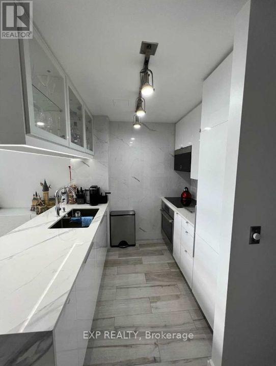 Photo du bâtiment - 637 Lake Shore Blvd W