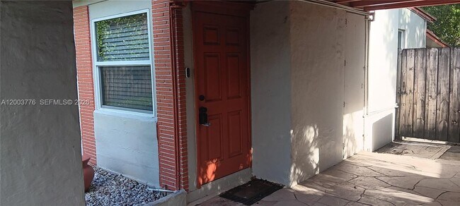 Foto del edificio - 1600 SW 14th St