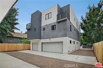 Building Photo - 1957 Vista Del Mar Ave