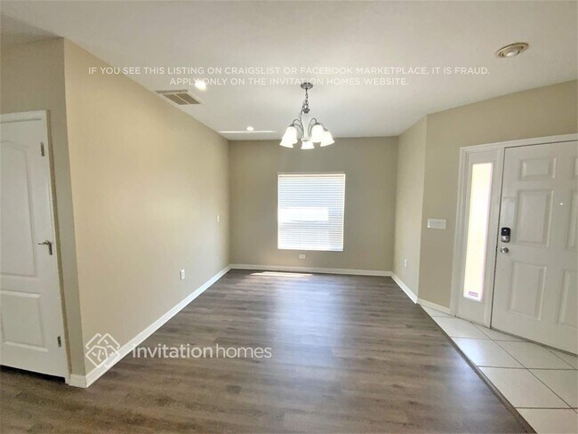 Foto del edificio - 710 Cristelle Jean Dr