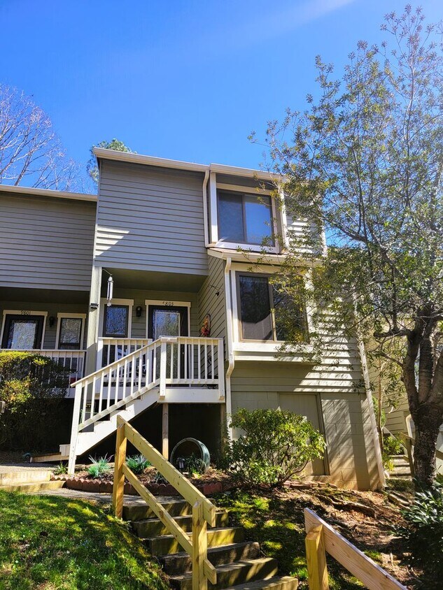 Primary Photo - Well maintained townhouse in heart of Bon Air