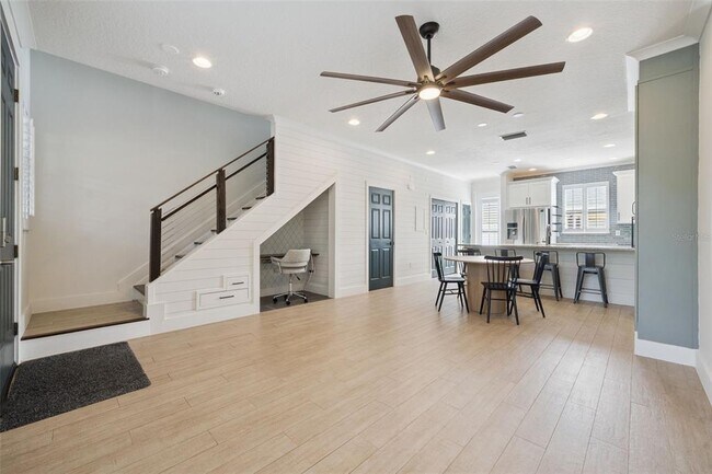 Foto del edificio - 6939 Pasturelands Pl