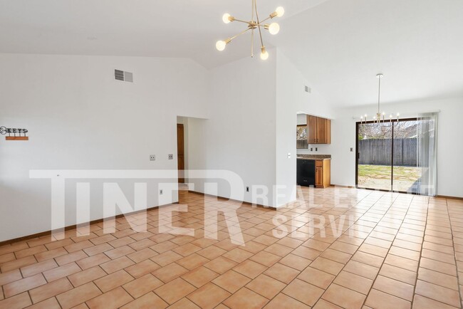 Building Photo - Sophisticated 3 Bedroom Home in Ridge Poin...