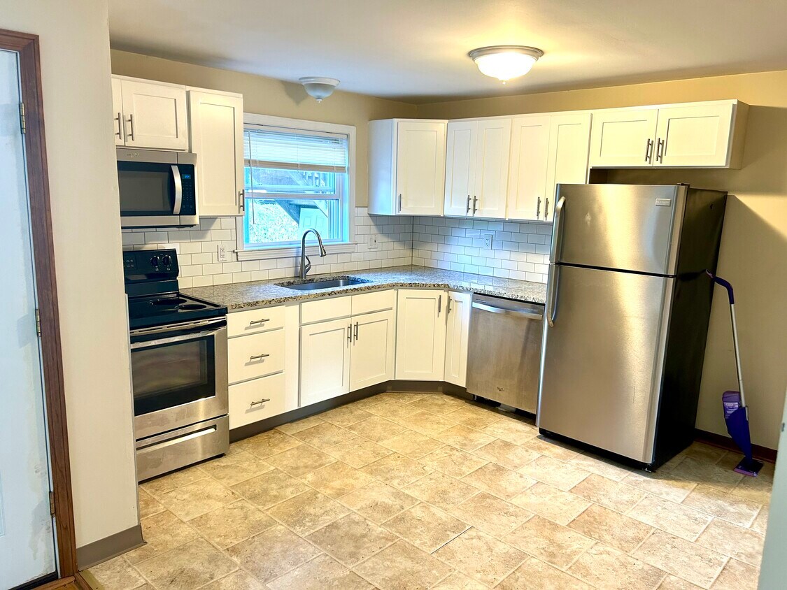 KIT - 926 Old Buddington Rd