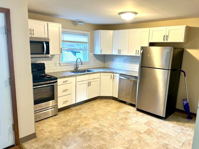 KIT - 926 Old Buddington Rd