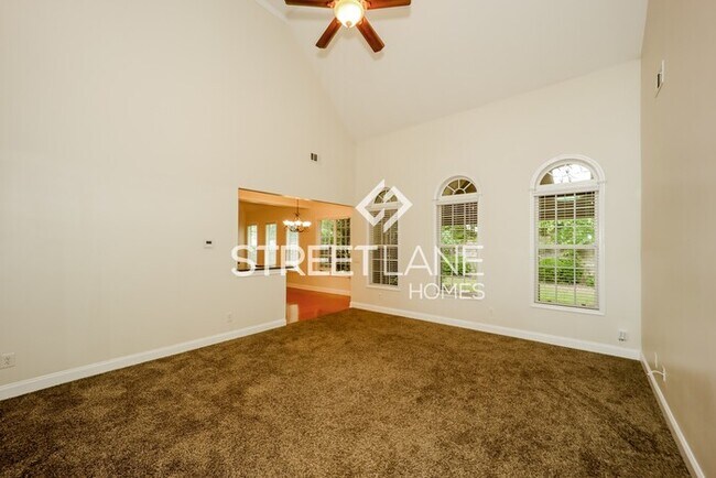 Building Photo - Spacious 4 bedroom home in Newnan!