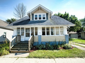 Building Photo - 1519-122n 22nd St