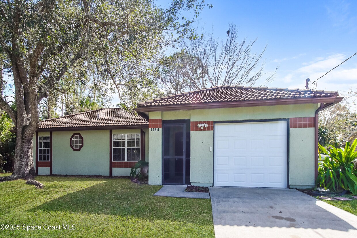 Foto principal - 1084 Thompson Rd SW
