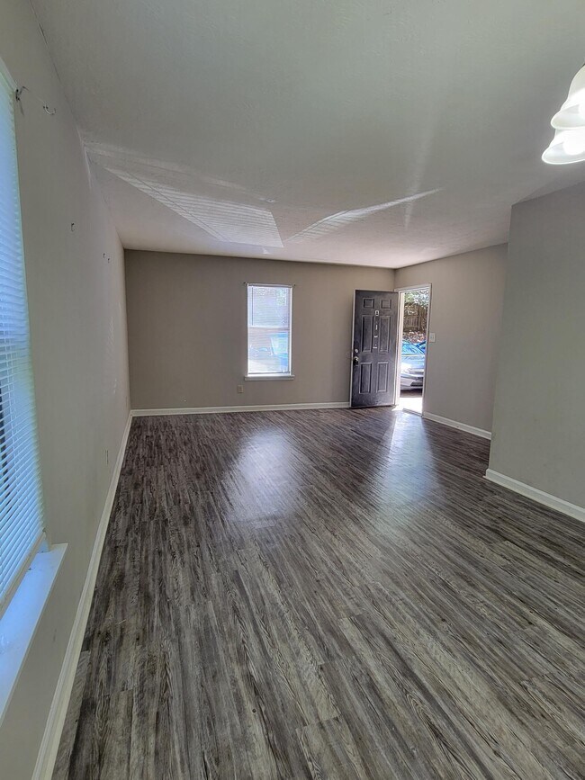 Building Photo - 3085 Parrish Rd