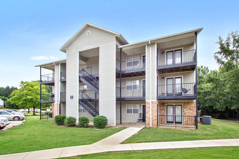 White Oak Estates Apartments in Jackson, MS
