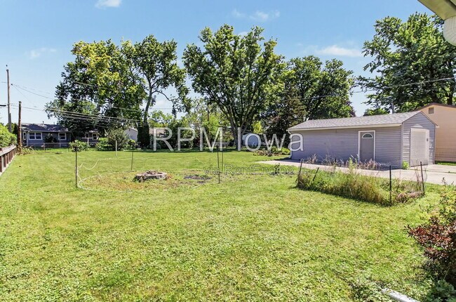 Building Photo - 2116 Ferndale Ave