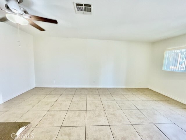 Foto del edificio - 79380 Ave 42