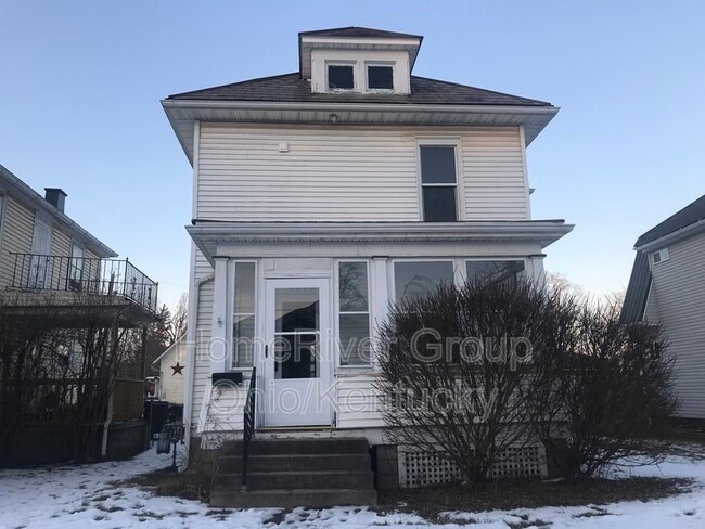 Building Photo - 103 Oak St
