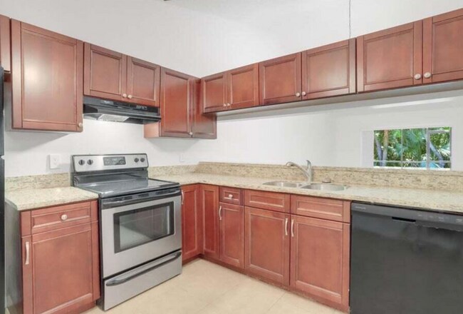 Building Photo - 470 Hardwood Pl