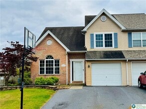 Building Photo - 2274 Briarwood Dr