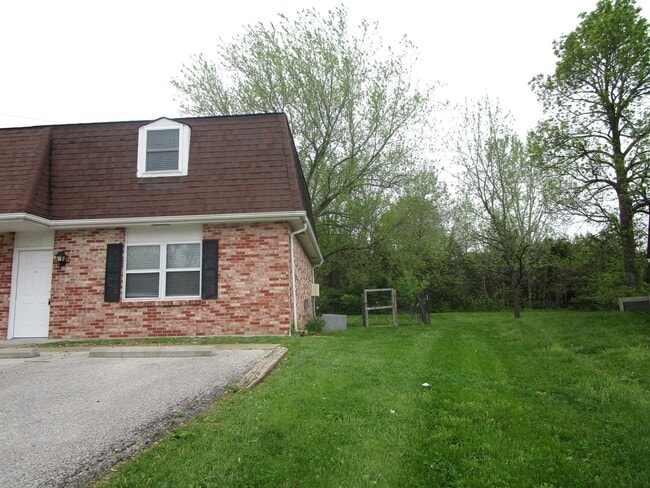 Foto del edificio - Remarkable Two Bedroom Town-Home with Fenced Yard - Available August 14th!!!