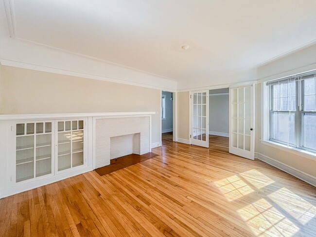 Foto del edificio - 3821 N Lawndale Ave