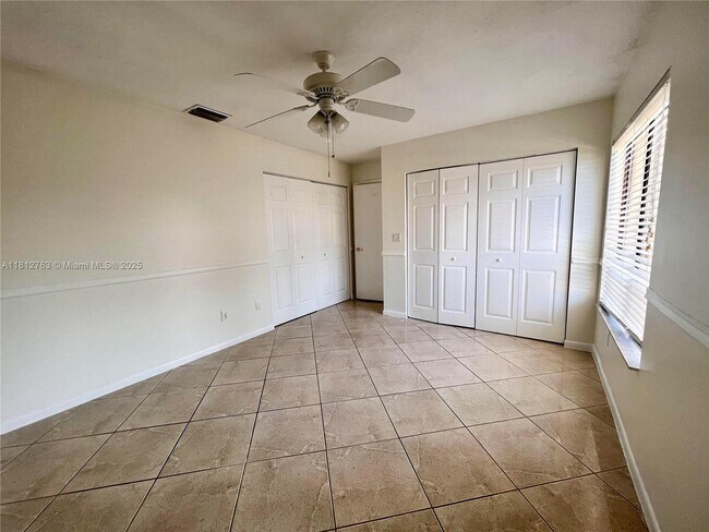 Foto del edificio - 9554 Biscayne Park Ct