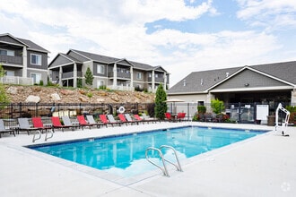 Building Photo - Legacy Villas