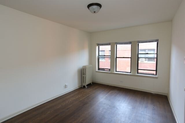 Foto del edificio - 5736 N Winthrop Ave