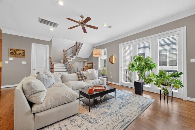 Foto del edificio - 8904 Lakeshore Bend Dr