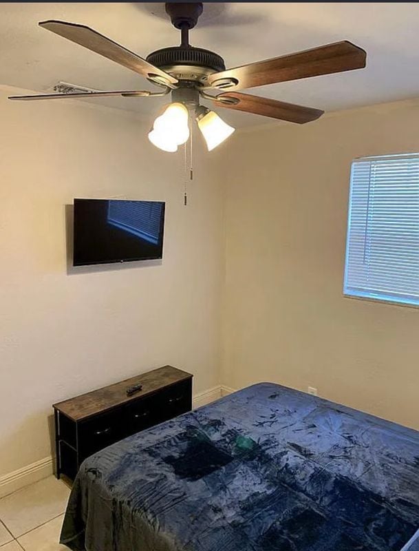 Building Photo - 212 SW 2nd Terrace