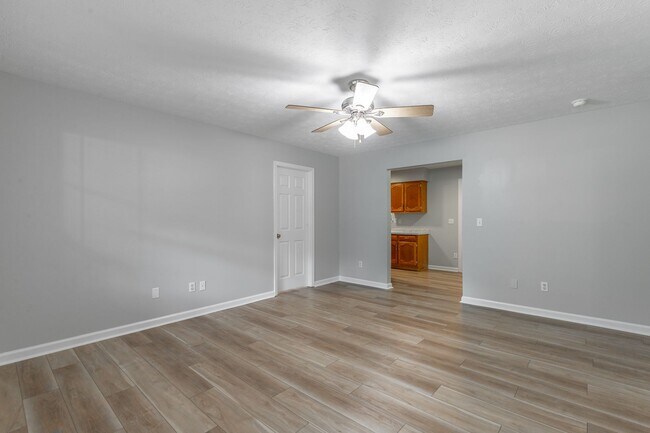 Foto del edificio - 9424 Fuller Rd
