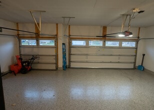 Building Photo - 8481 Portage Ln E