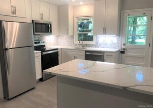 Building Photo - 3213 S Shelley St