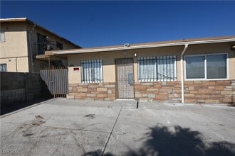 Building Photo - 715 N 11th St