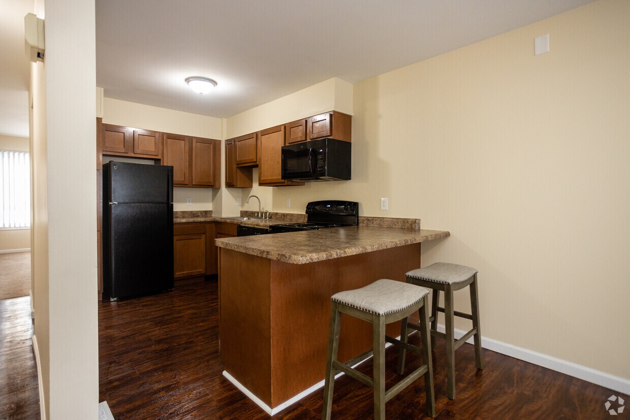 Glenview Townhomes Apartments in Liverpool, NY